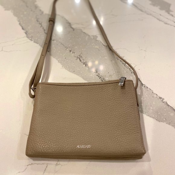 Auxiliary by Aritzia Trifold Purse - Picture 1 of 4